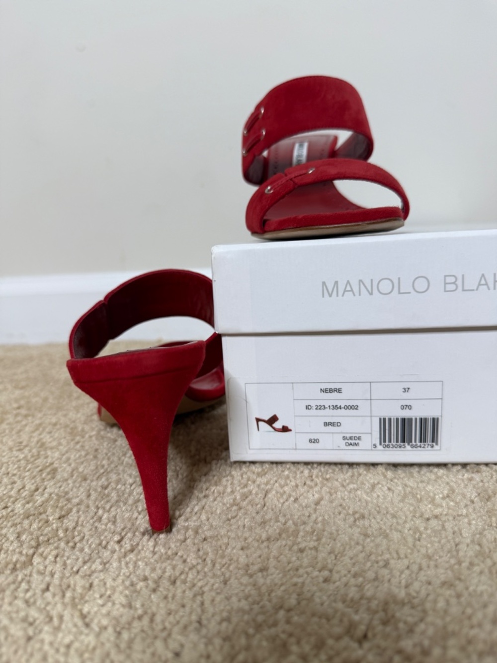 Red Manolo Blahnik - Picture 5 of 7